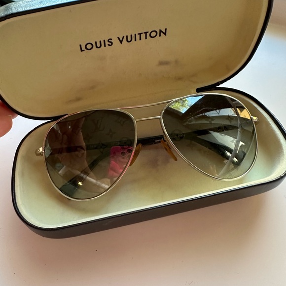 Louıs vuıtton sunglasses - Picture 2 of 12